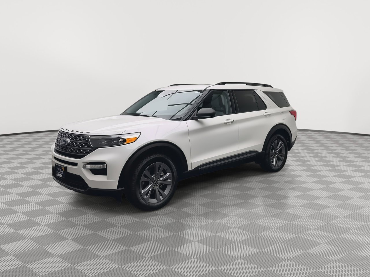 Certified 2021 Ford Explorer XLT w/ Equipment Group 202A AWD/4WD image 39