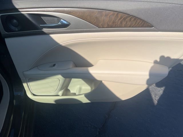 Used 2019 Lincoln MKZ Reserve image 28