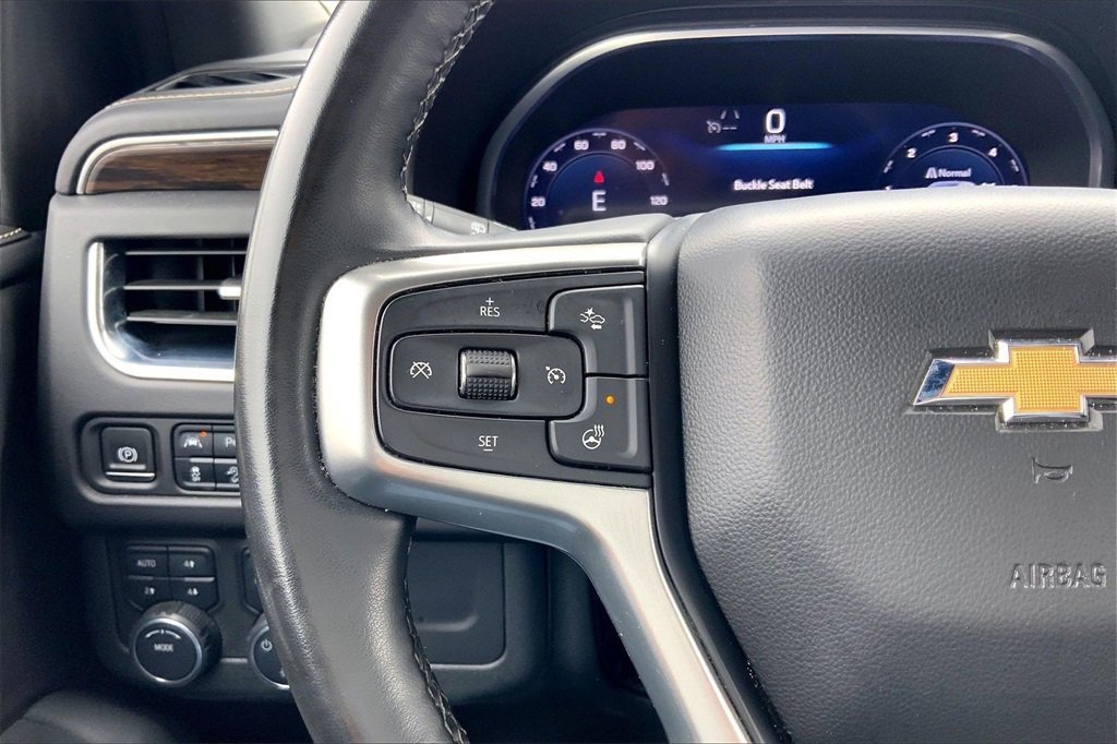 Used 2023 Chevrolet Suburban Premier image 12