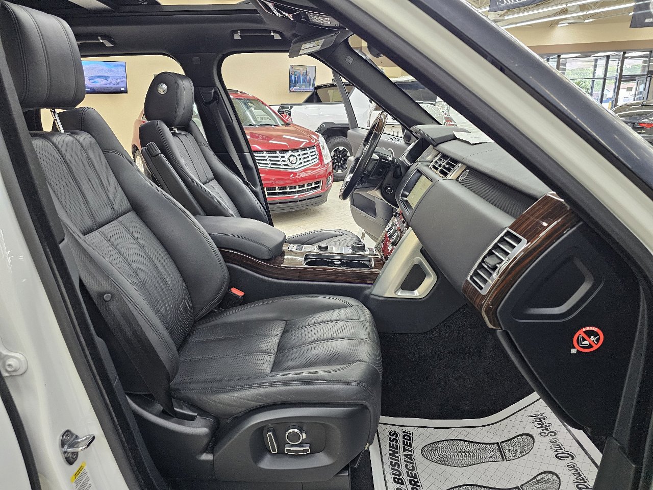 Used 2017 Land Rover Range Rover HSE image 21