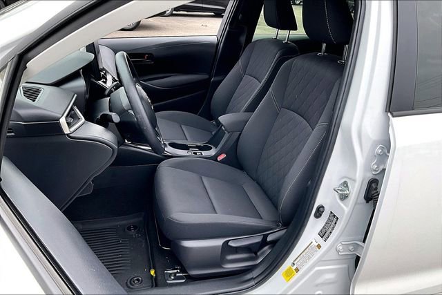 Used 2025 Toyota Corolla LE image 18