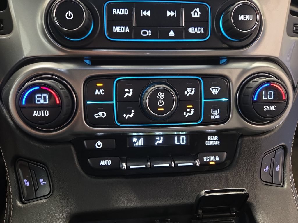 Used 2015 Chevrolet Suburban LT AWD/4WD image 17
