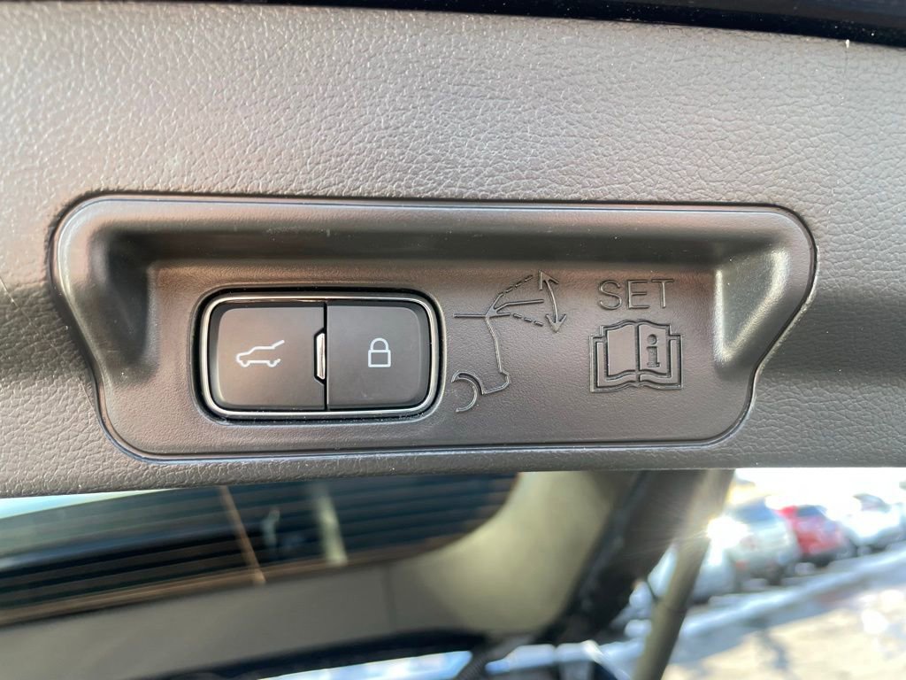 Used 2025 Ford Explorer ST-Line image 37