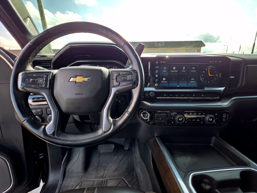 Used 2025 Chevrolet Silverado 3500 High Country w/ High Country Premium Package AWD/4WD image 16