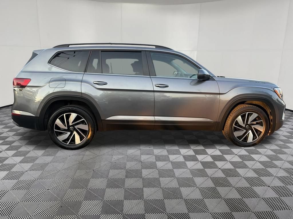 Used 2025 Volkswagen Atlas SE AWD/4WD image 10