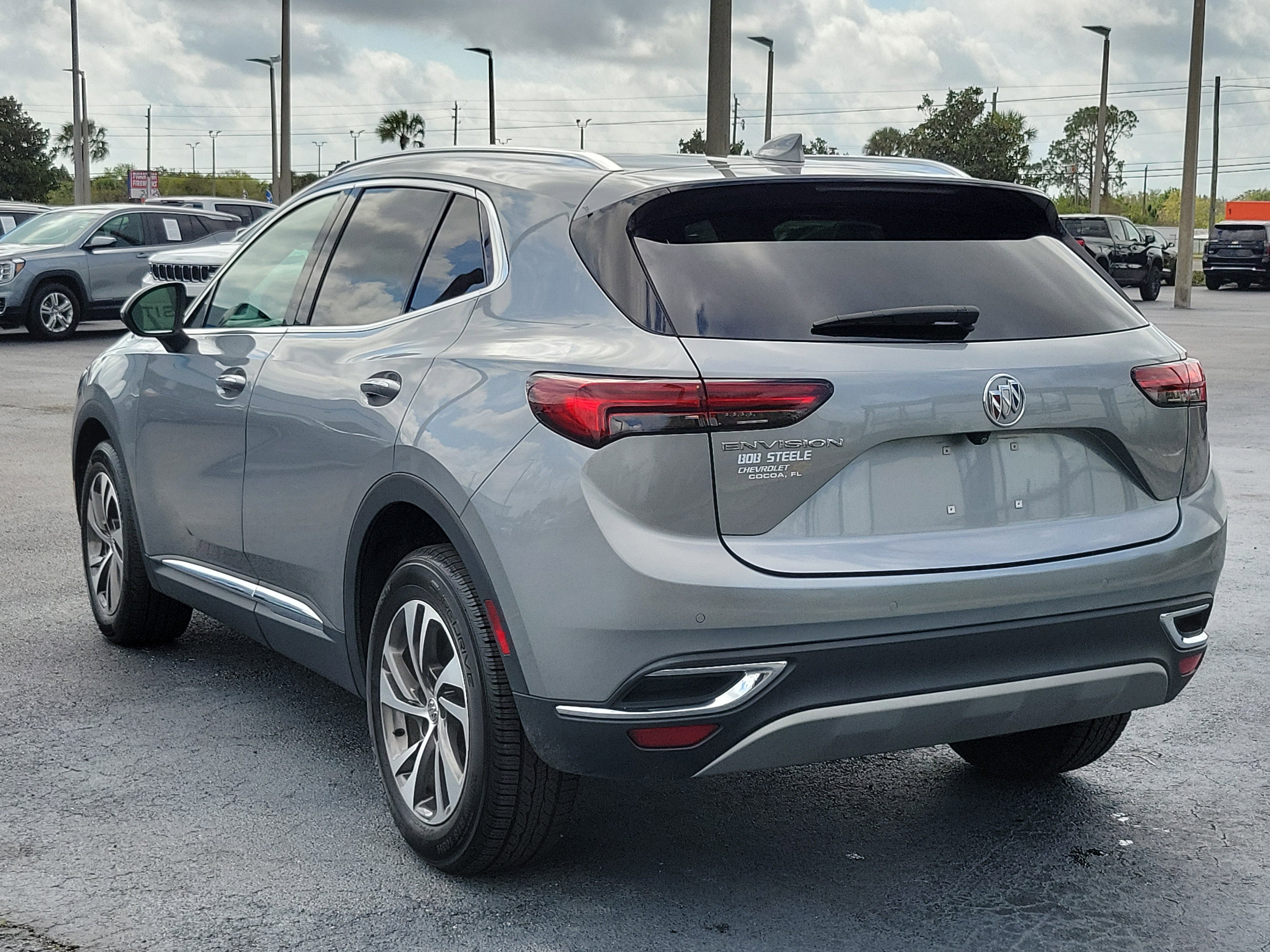 Used 2023 Buick Envision Essence image 4