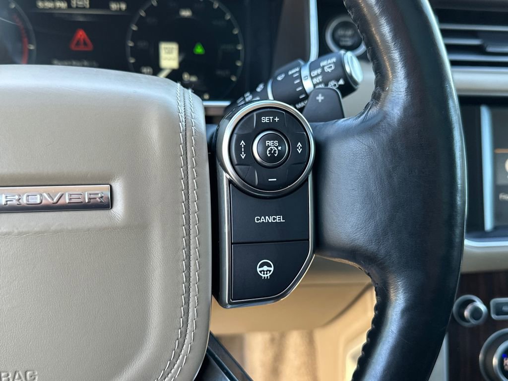 Used 2016 Land Rover Range Rover HSE image 32