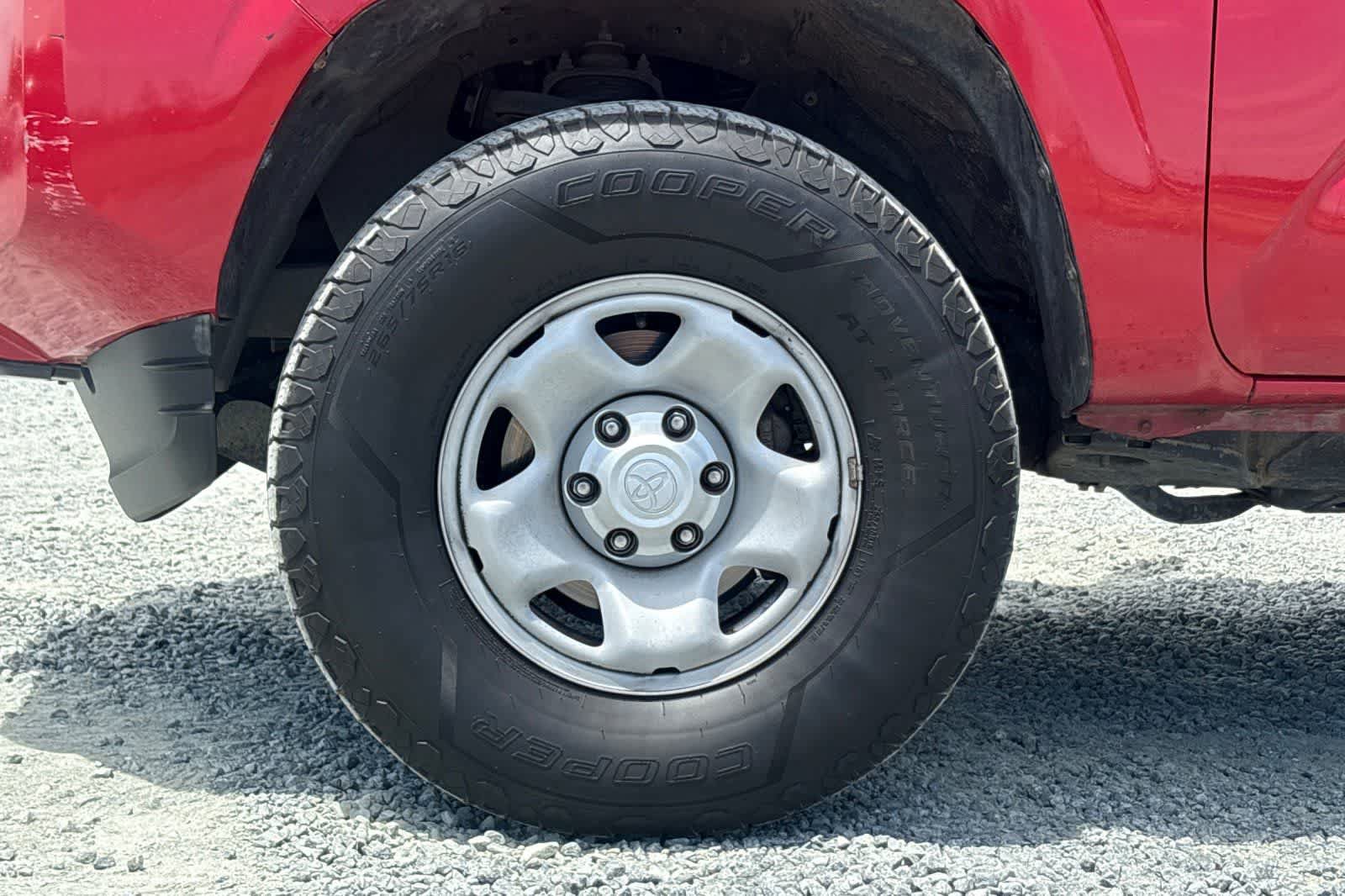 Used 2020 Toyota Tacoma SR w/ SR Convenience Package RWD image 12