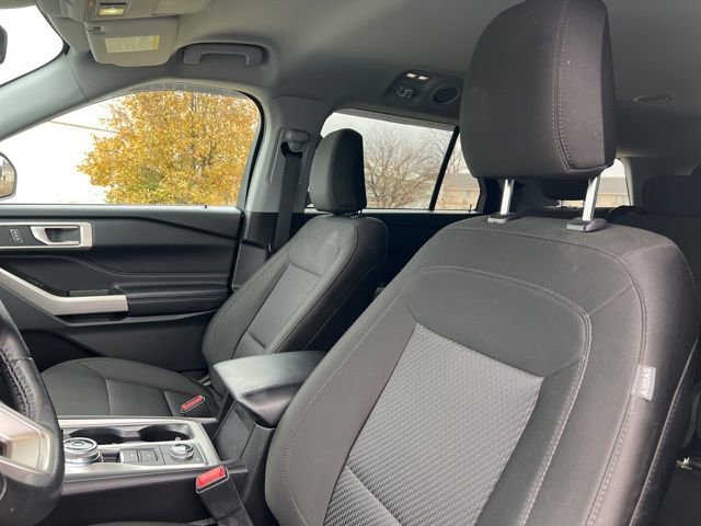 Used 2022 Ford Explorer XLT image 17