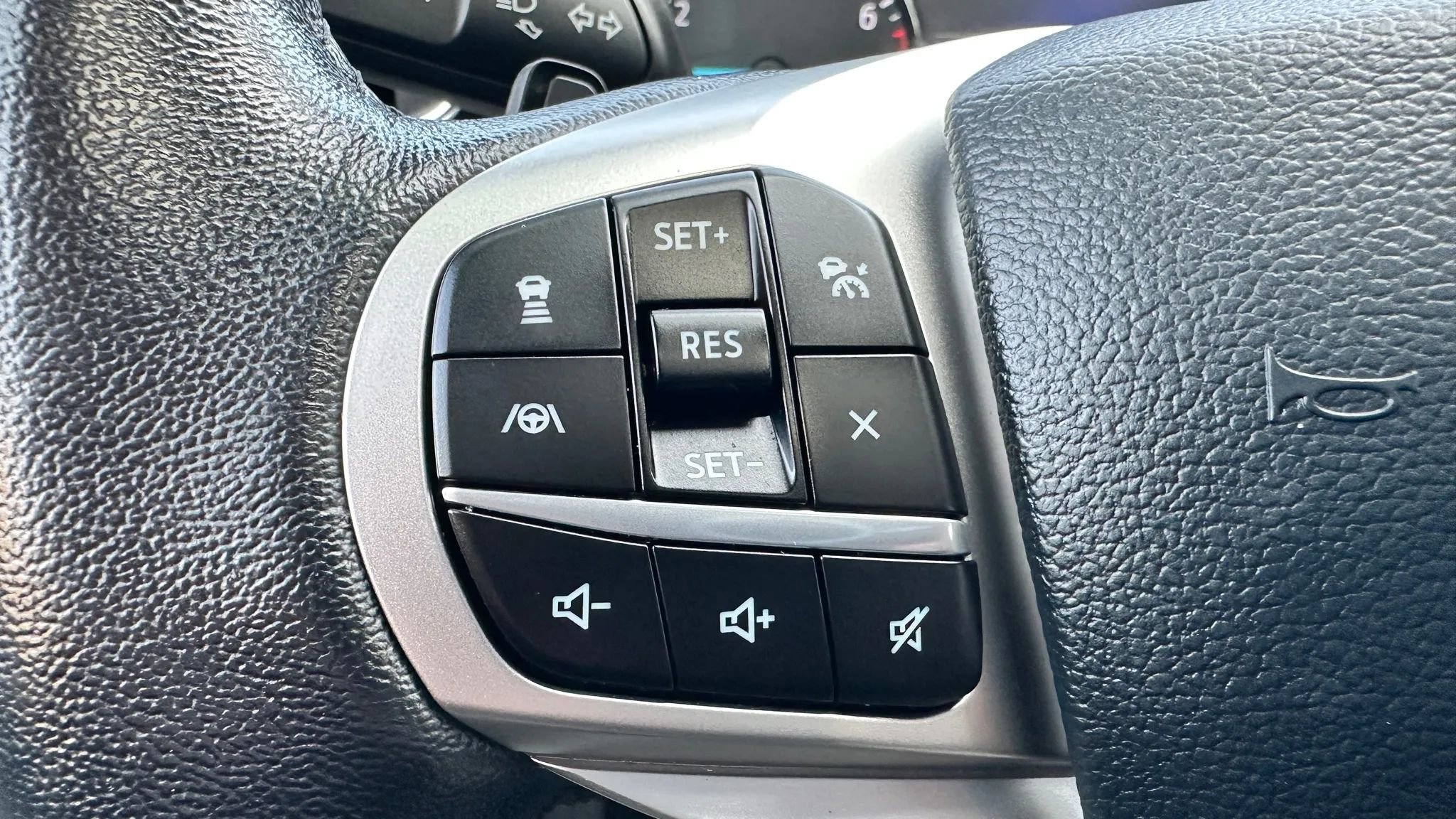 Used 2021 Ford Explorer XLT w/ Equipment Group 202A image 28