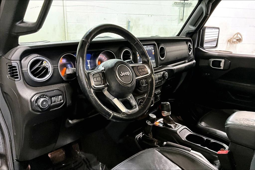 Used 2019 Jeep Wrangler Unlimited Sahara image 16