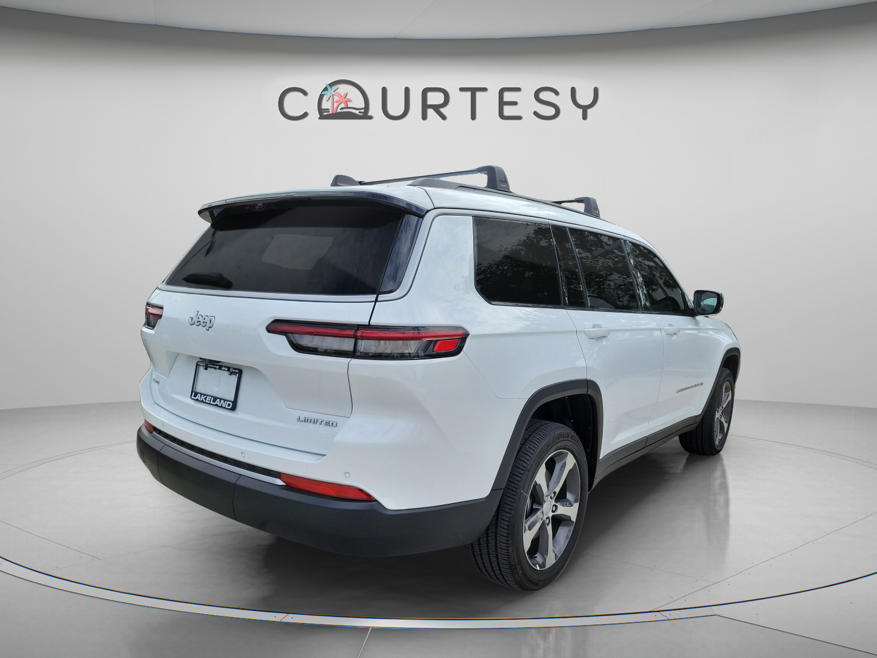 Certified 2026 Jeep Grand Cherokee L Limited w/ Luxury Tech Group II AWD/4WD image 3