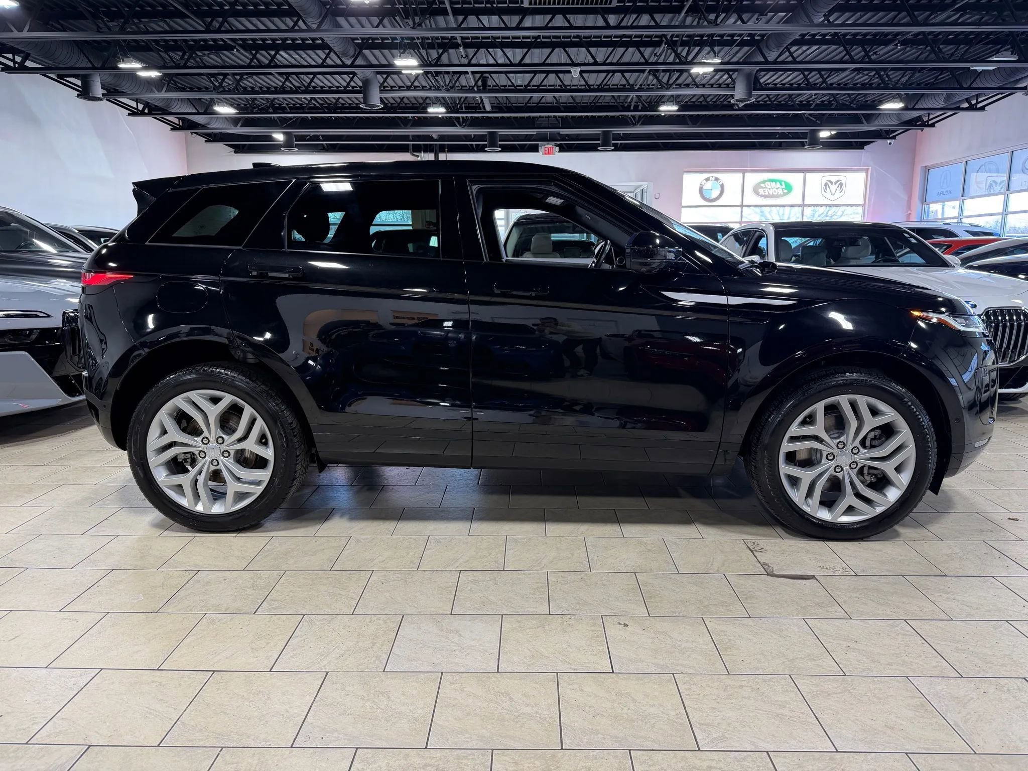 Used 2021 Land Rover Range Rover Evoque SE AWD/4WD image 31