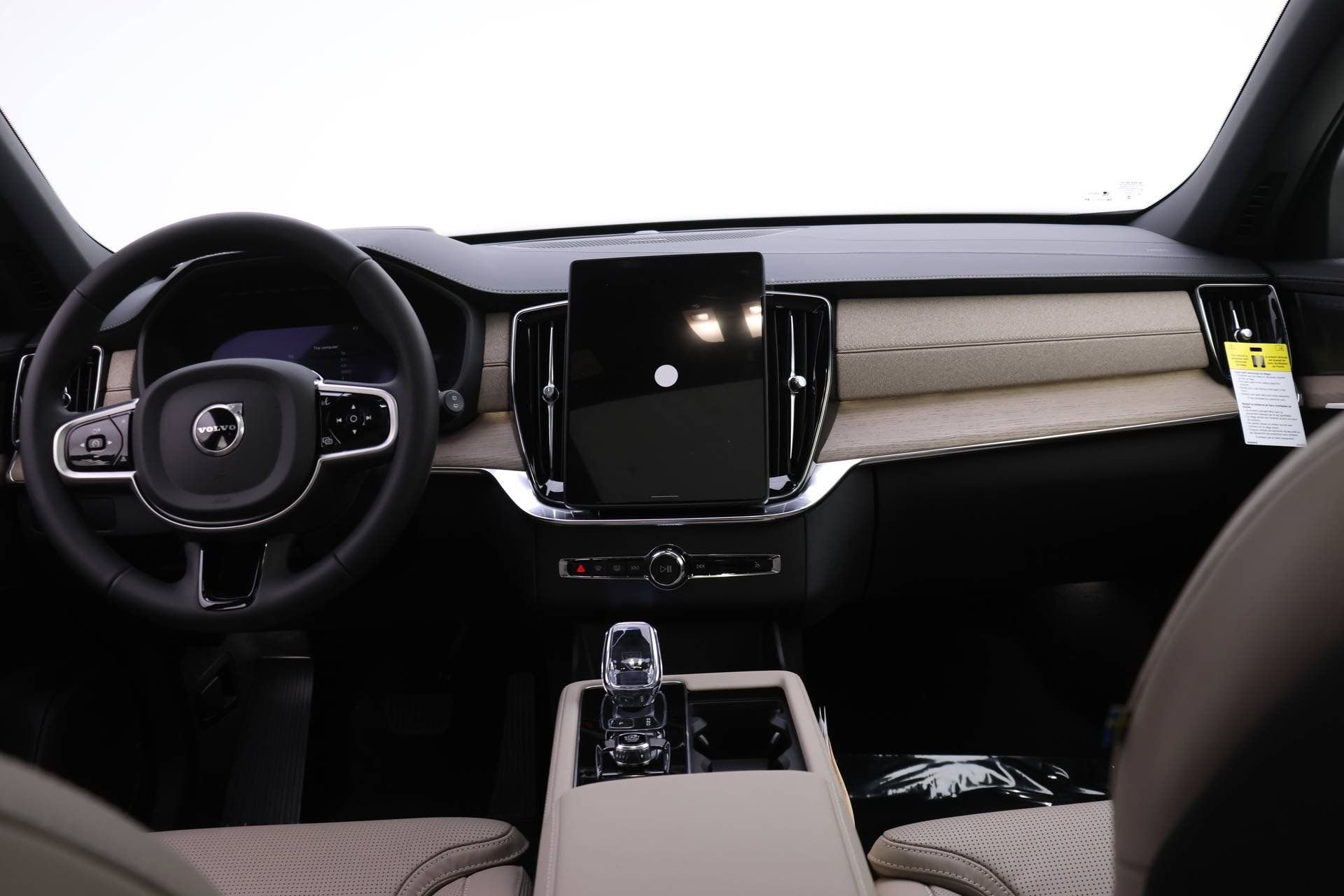 New 2026 Volvo XC90 B6 Ultra w/ Protection Package image 8