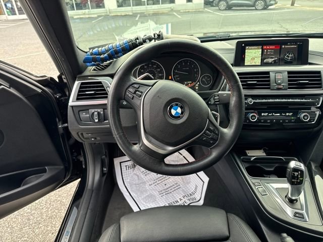 Used 2018 BMW 330e image 12