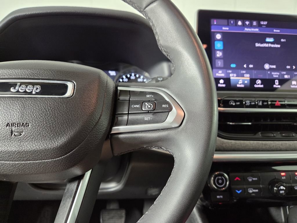 Used 2024 Jeep Compass Latitude AWD/4WD image 19