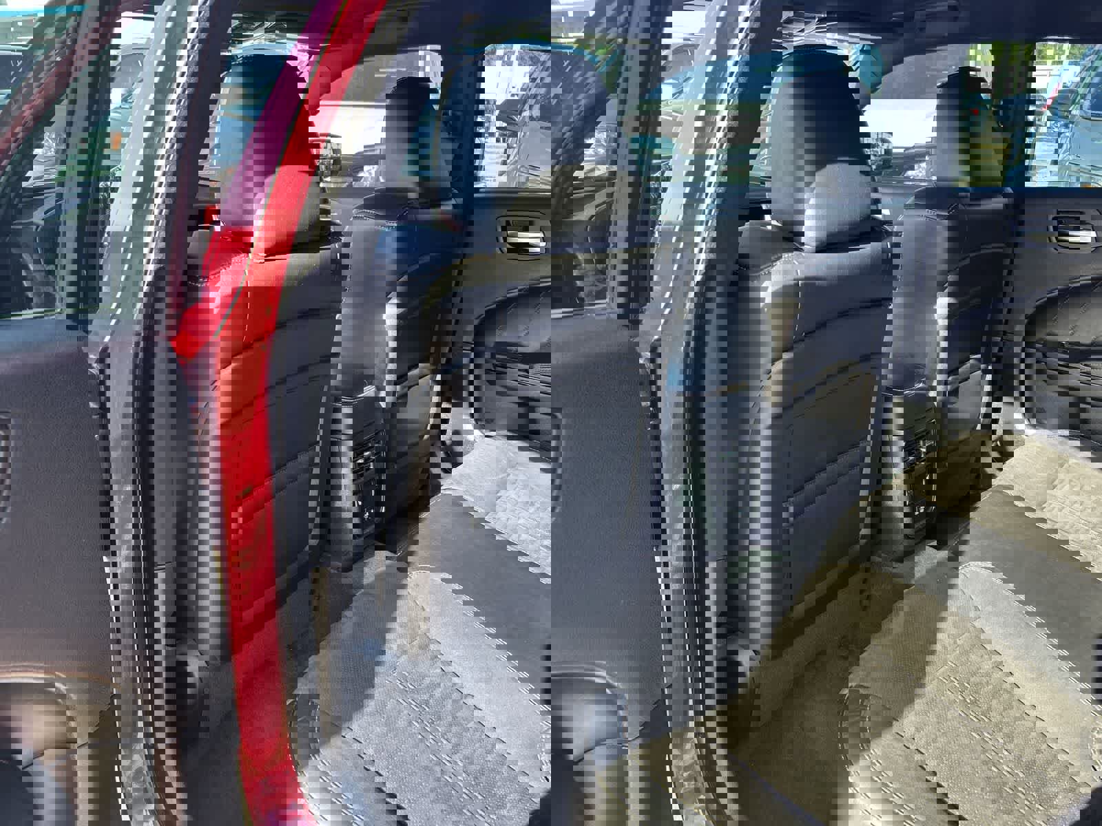 Used 2018 Dodge Charger R/T RWD image 12