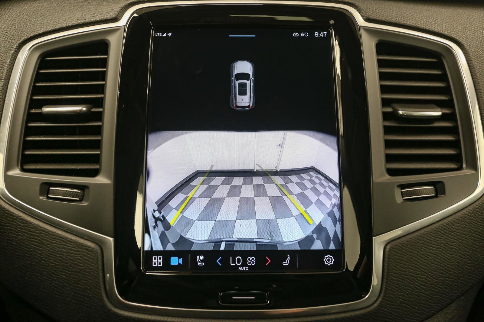 Used 2024 Volvo XC90 B5 Core w/ Climate Package image 30