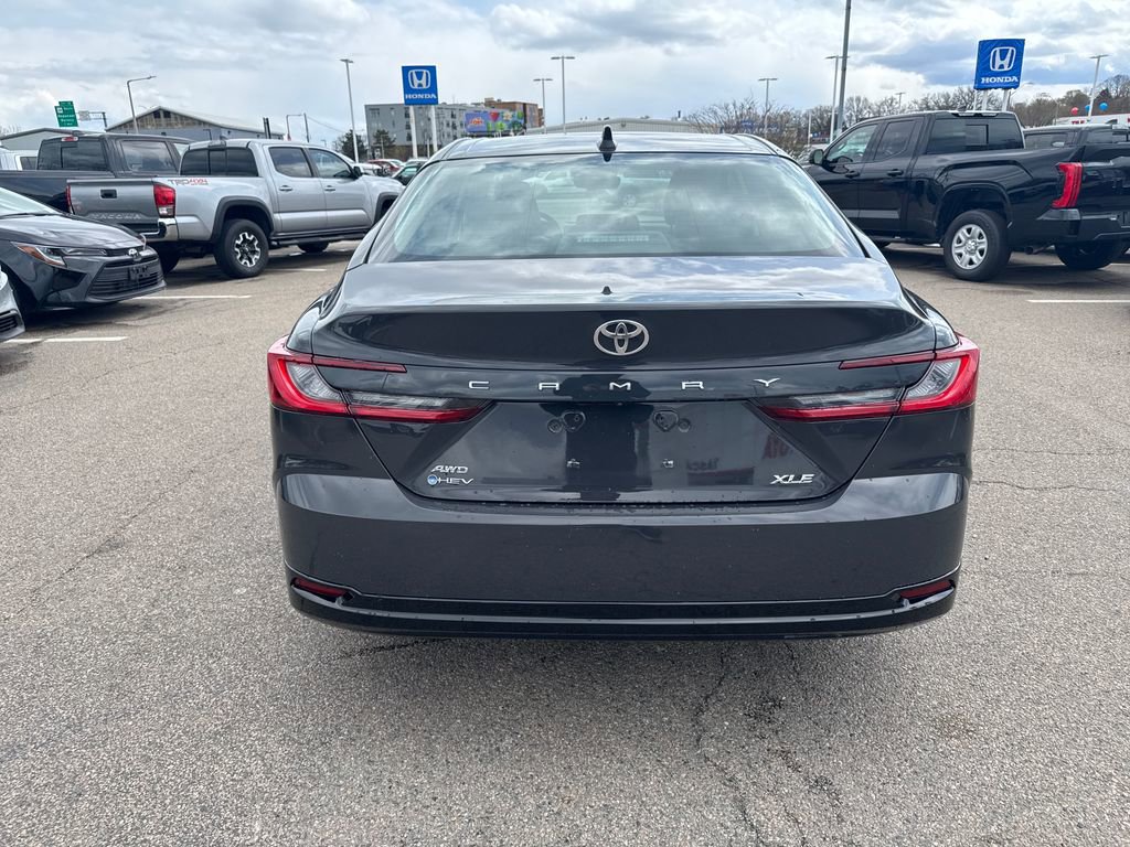 Used 2025 Toyota Camry XLE image 6