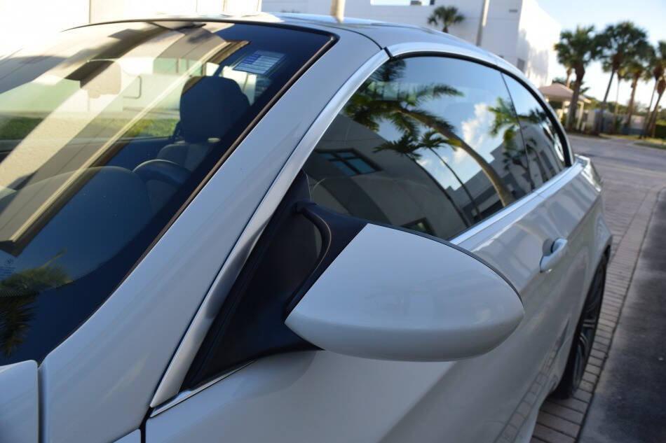 Used 2011 BMW M3 Convertible RWD image 36