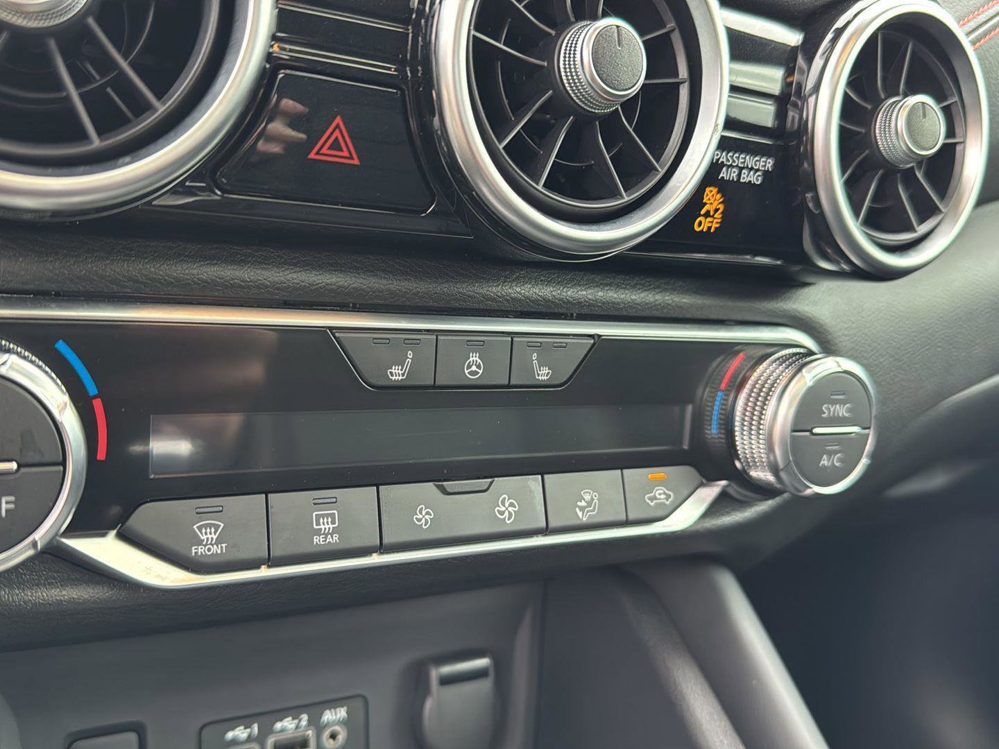 Used 2024 Nissan Sentra SR w/ SR Premium Package image 24