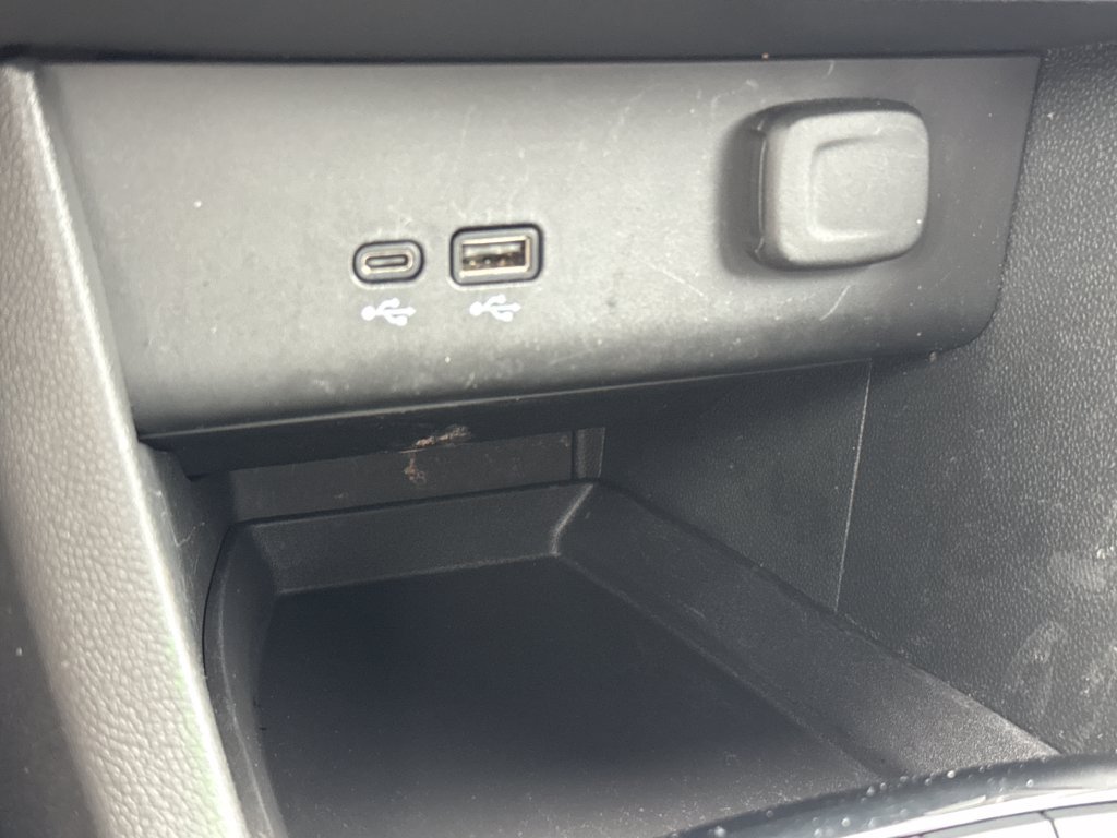 Certified 2024 Buick Encore GX Avenir FWD image 25