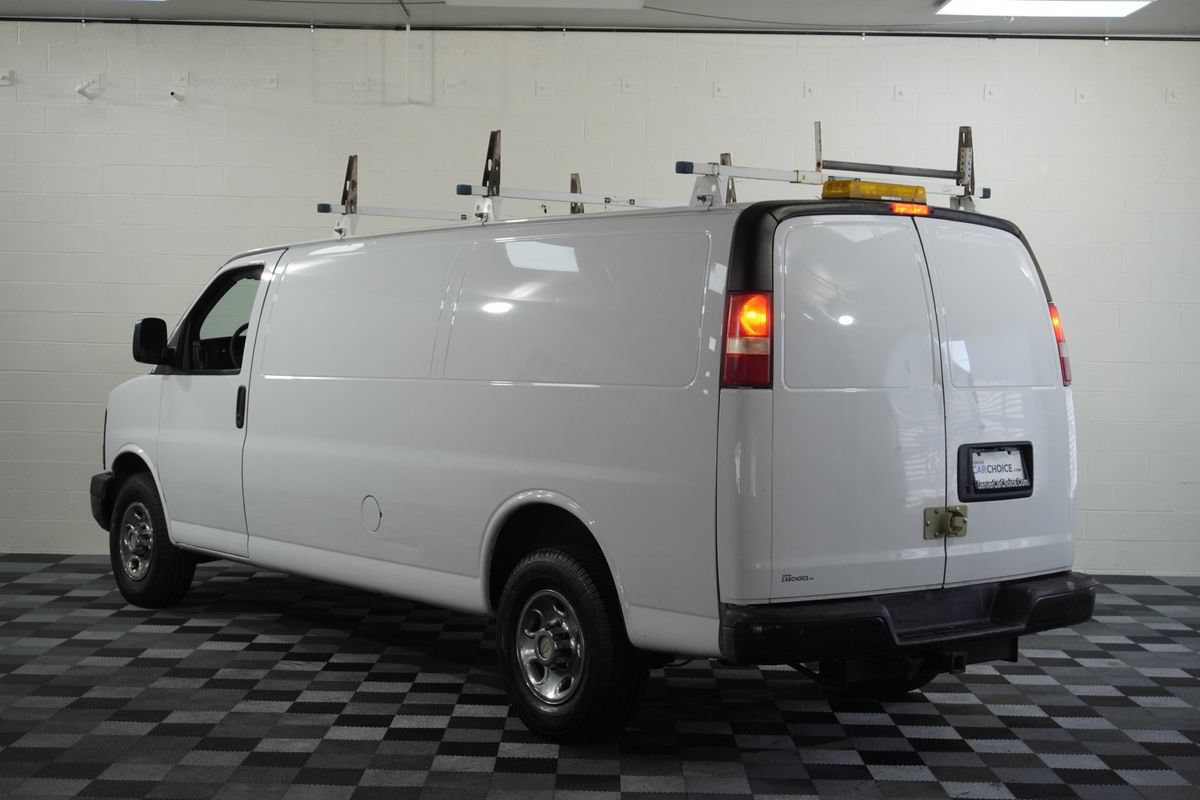Used 2014 Chevrolet Express 3500 Extended RWD image 3