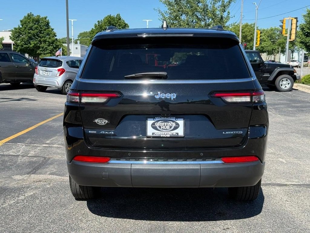 Used 2023 Jeep Grand Cherokee L Limited AWD/4WD image 4
