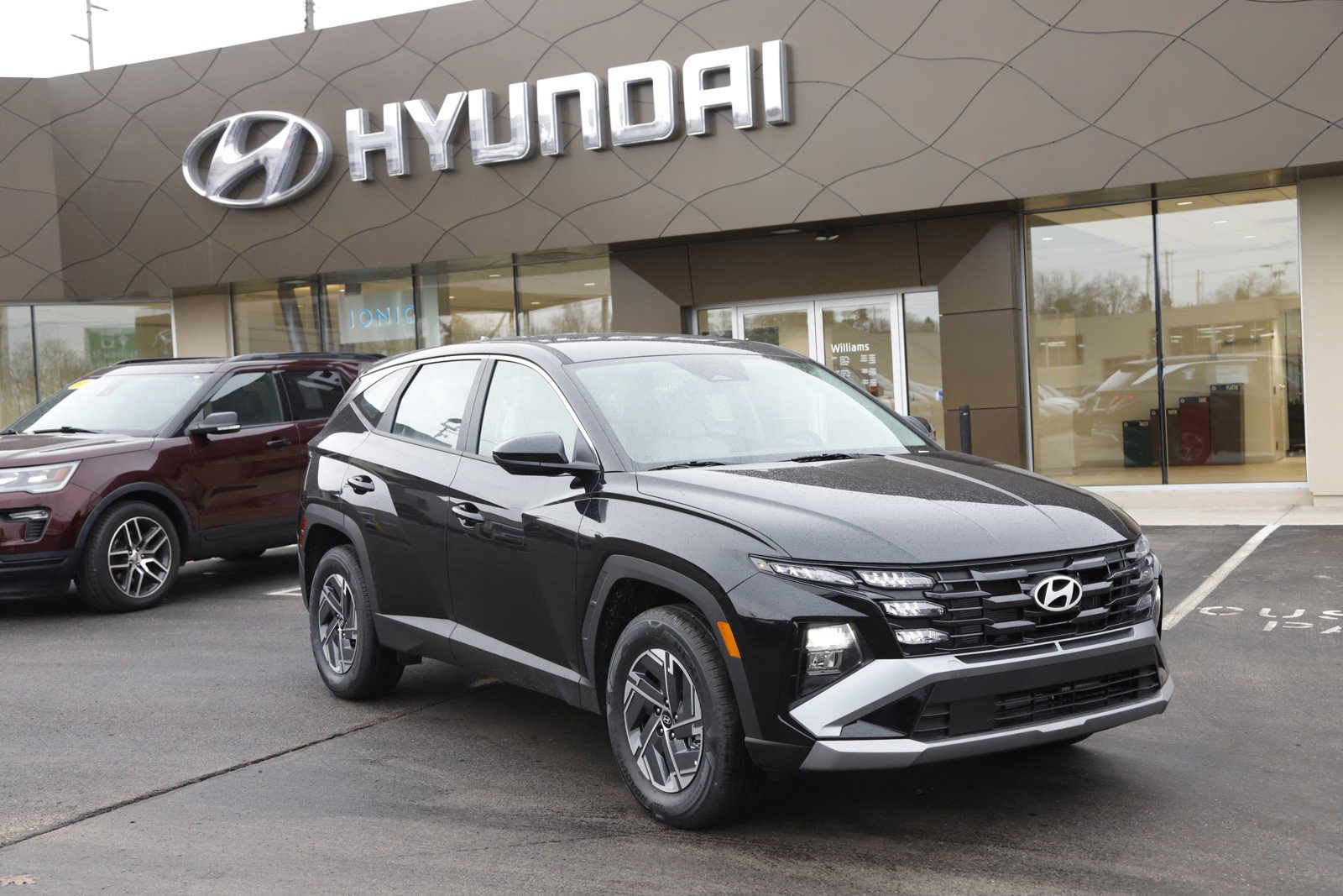 New 2026 Hyundai Tucson Blue SE w/ Tow & Go Package AWD/4WD video 1