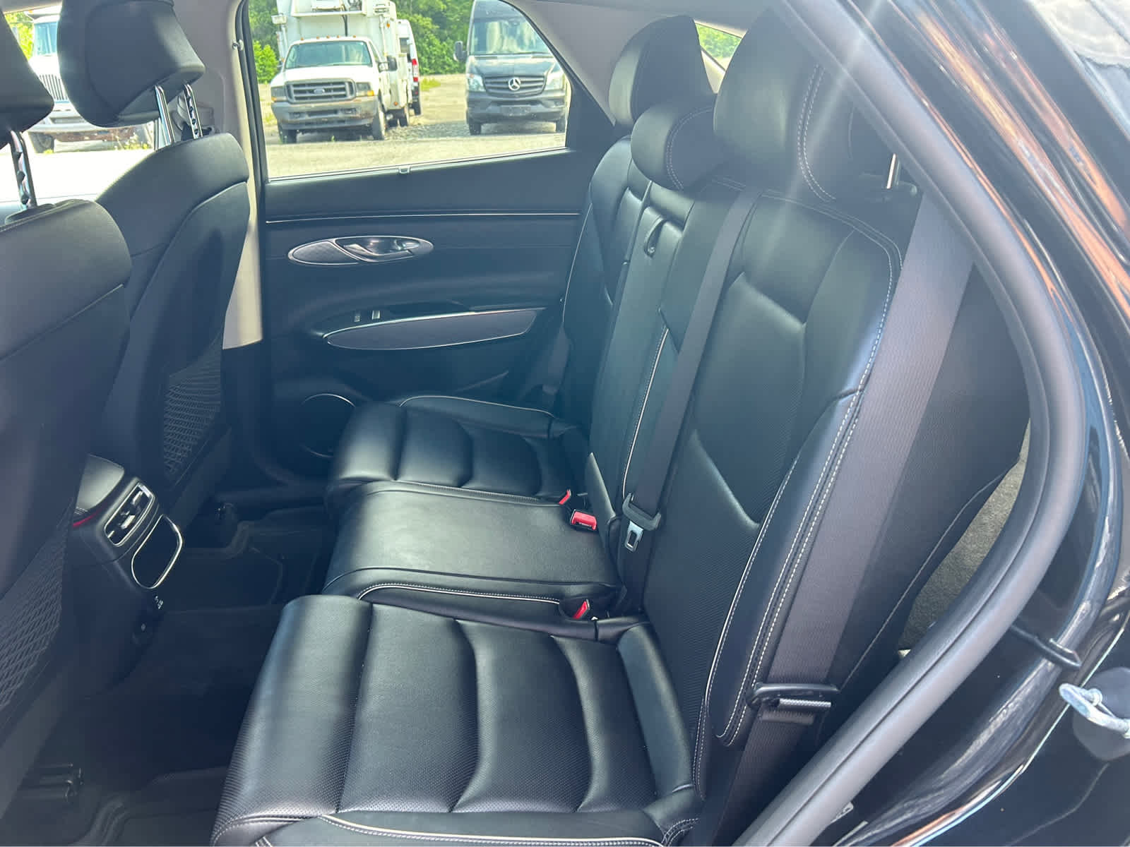 Used 2022 Genesis GV70 2.5T w/ Advanced Package image 12