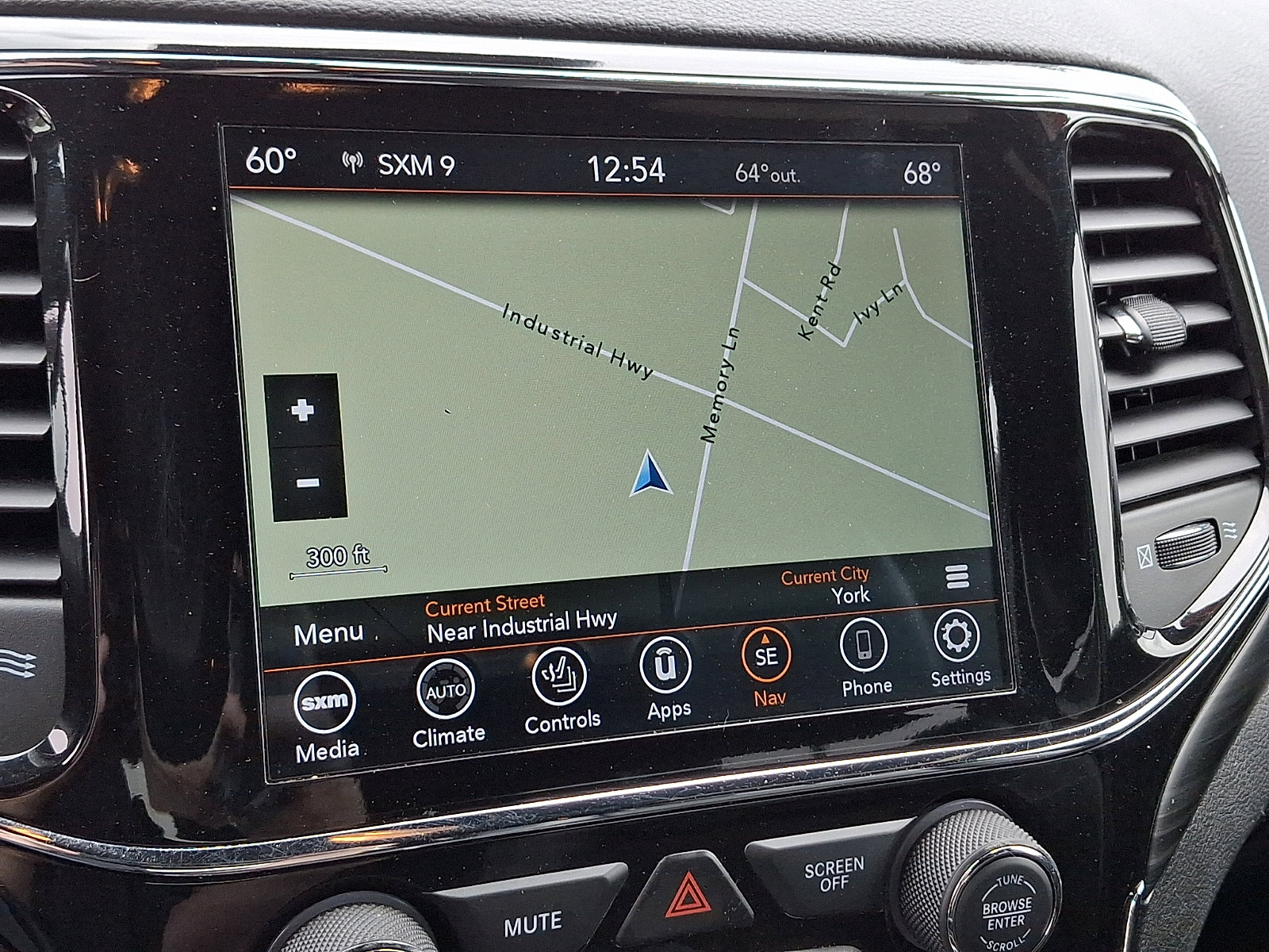 Used 2021 Jeep Grand Cherokee Laredo X AWD/4WD image 23