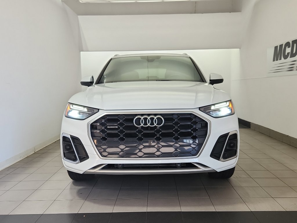 Used 2023 Audi Q5 2.0T Premium w/ Convenience Package image 3
