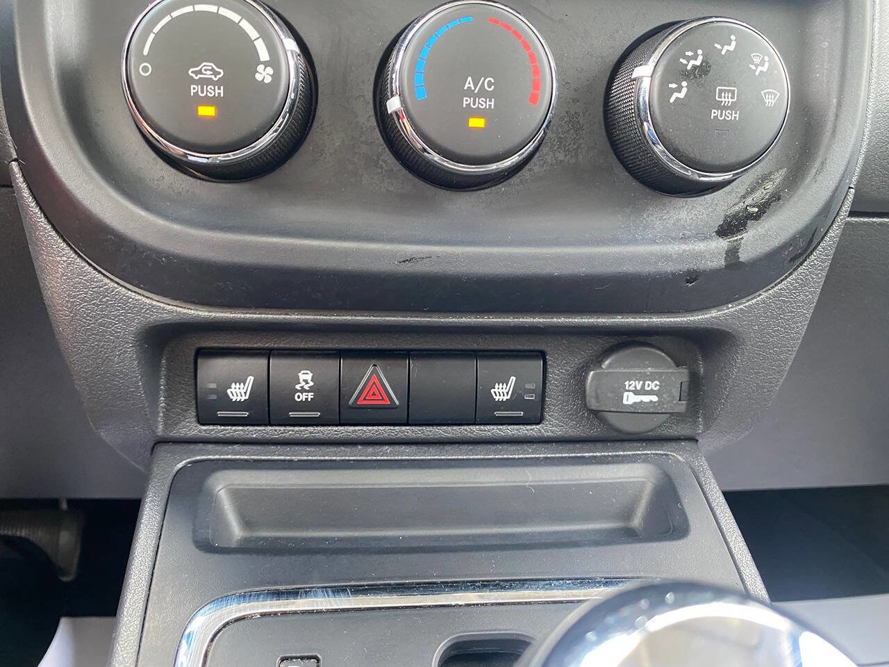 Used 2016 Jeep Patriot High Altitude image 21