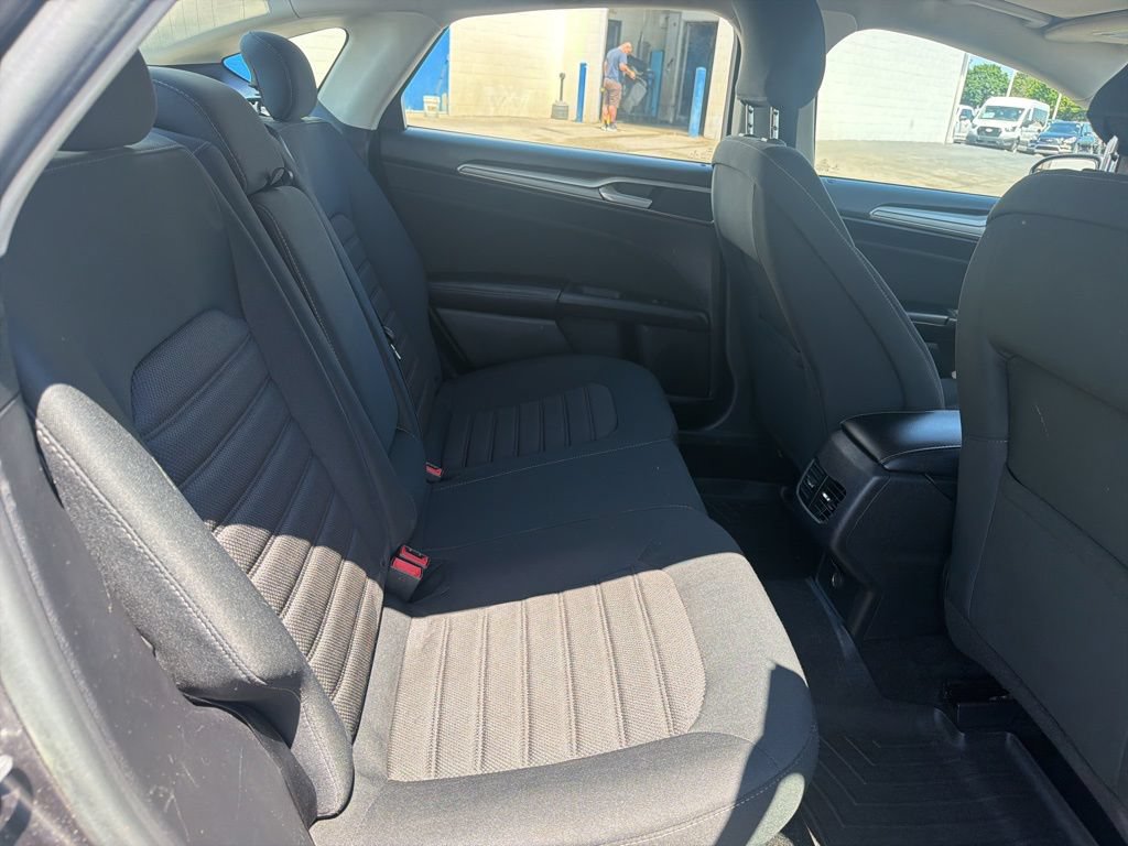Used 2019 Ford Fusion SE FWD image 41