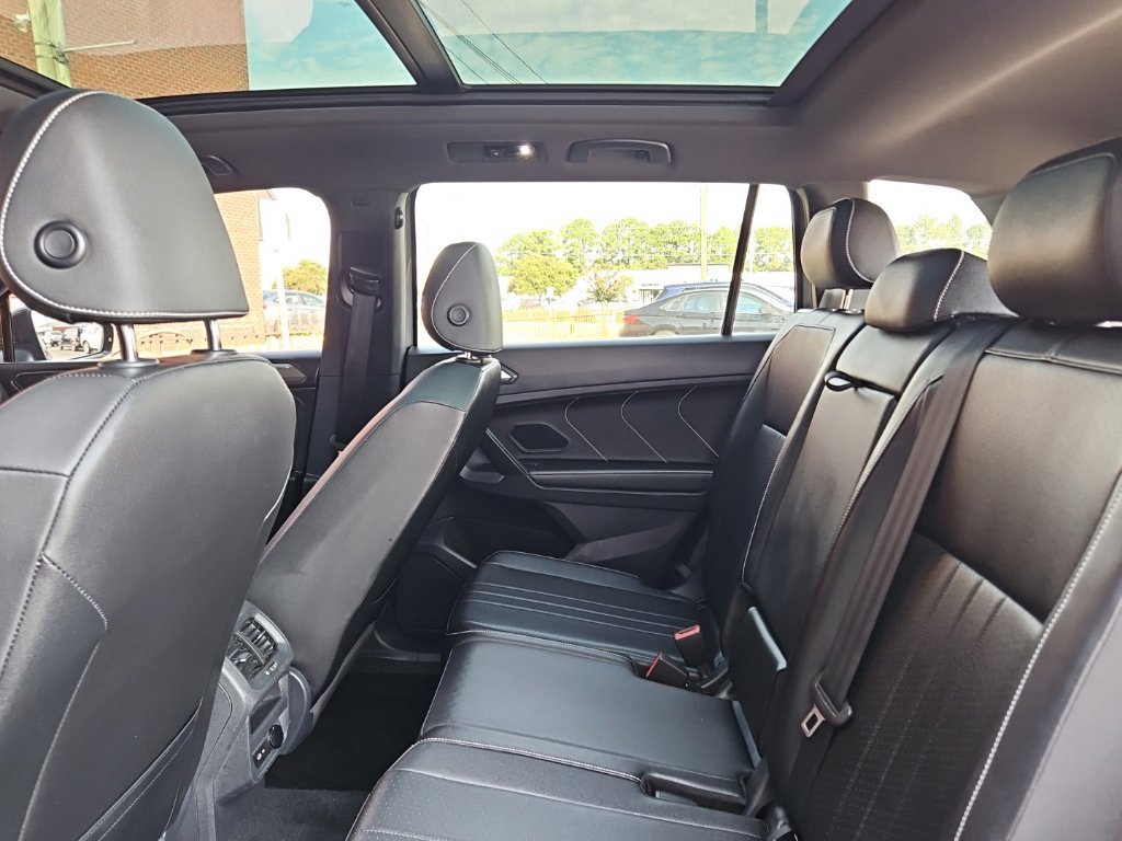 Used 2023 Volkswagen Tiguan SE R-Line FWD image 28