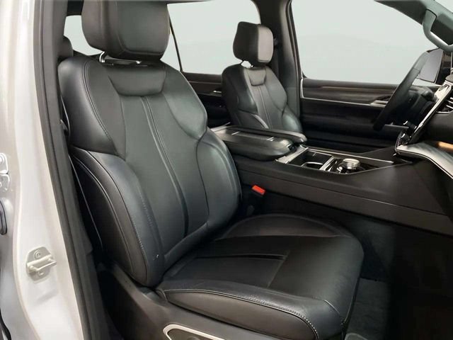 Used 2024 Jeep Wagoneer Series II w/ Flexible Seating Group RWD image 88