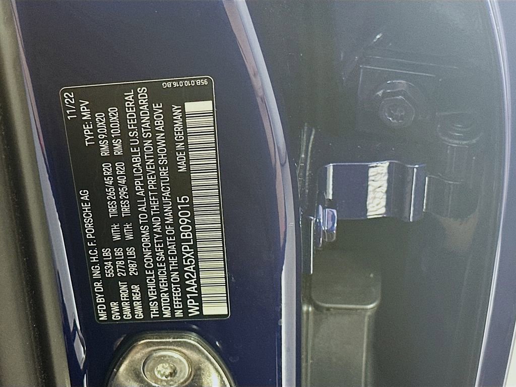 Certified 2023 Porsche Macan image 35