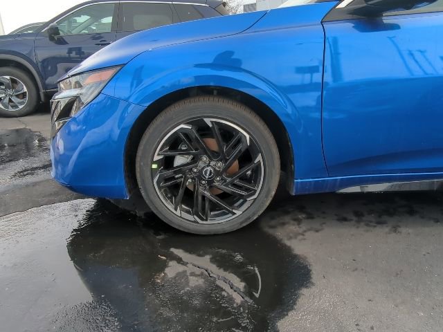 New 2026 Nissan Sentra SR w/ SR Premium Package FWD image 2