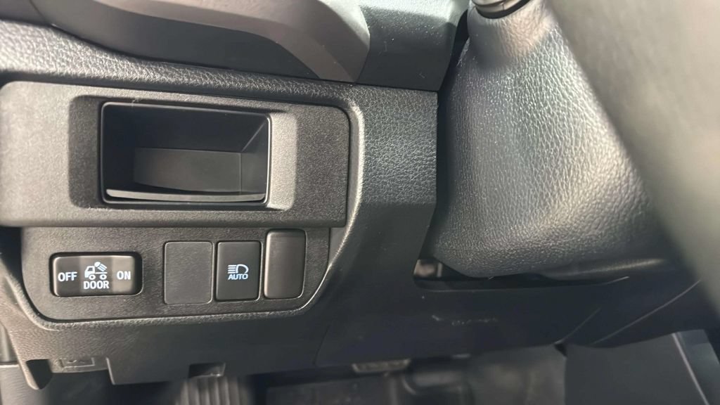 Used 2019 Toyota Tacoma SR5 AWD/4WD image 33