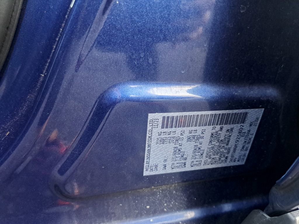 Used 2023 Nissan Rogue SV image 24