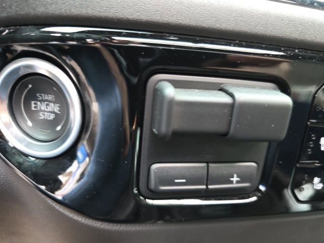 Used 2025 Chevrolet Silverado 1500 ZR2 image 29