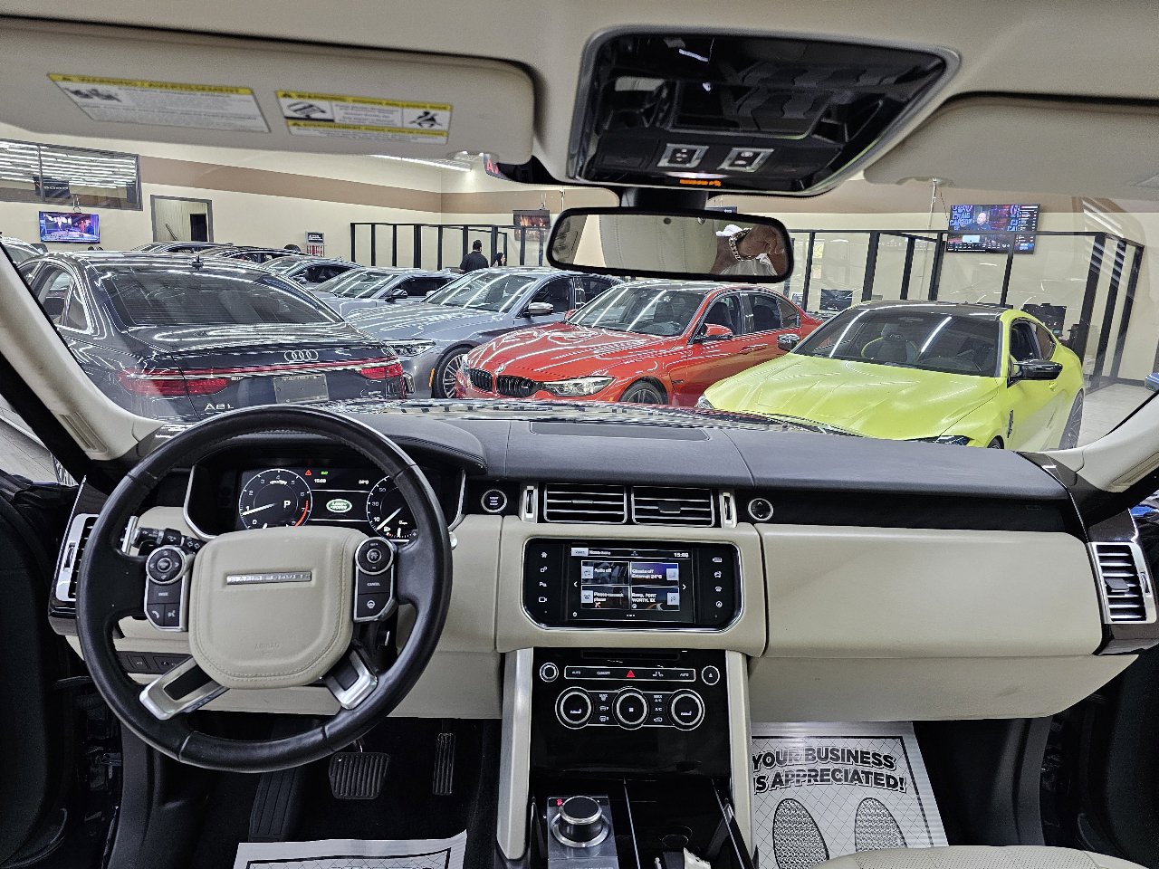 Used 2016 Land Rover Range Rover HSE image 28