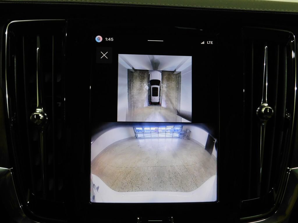 Used 2026 Volvo V90 B6 Cross Country Ultra image 52