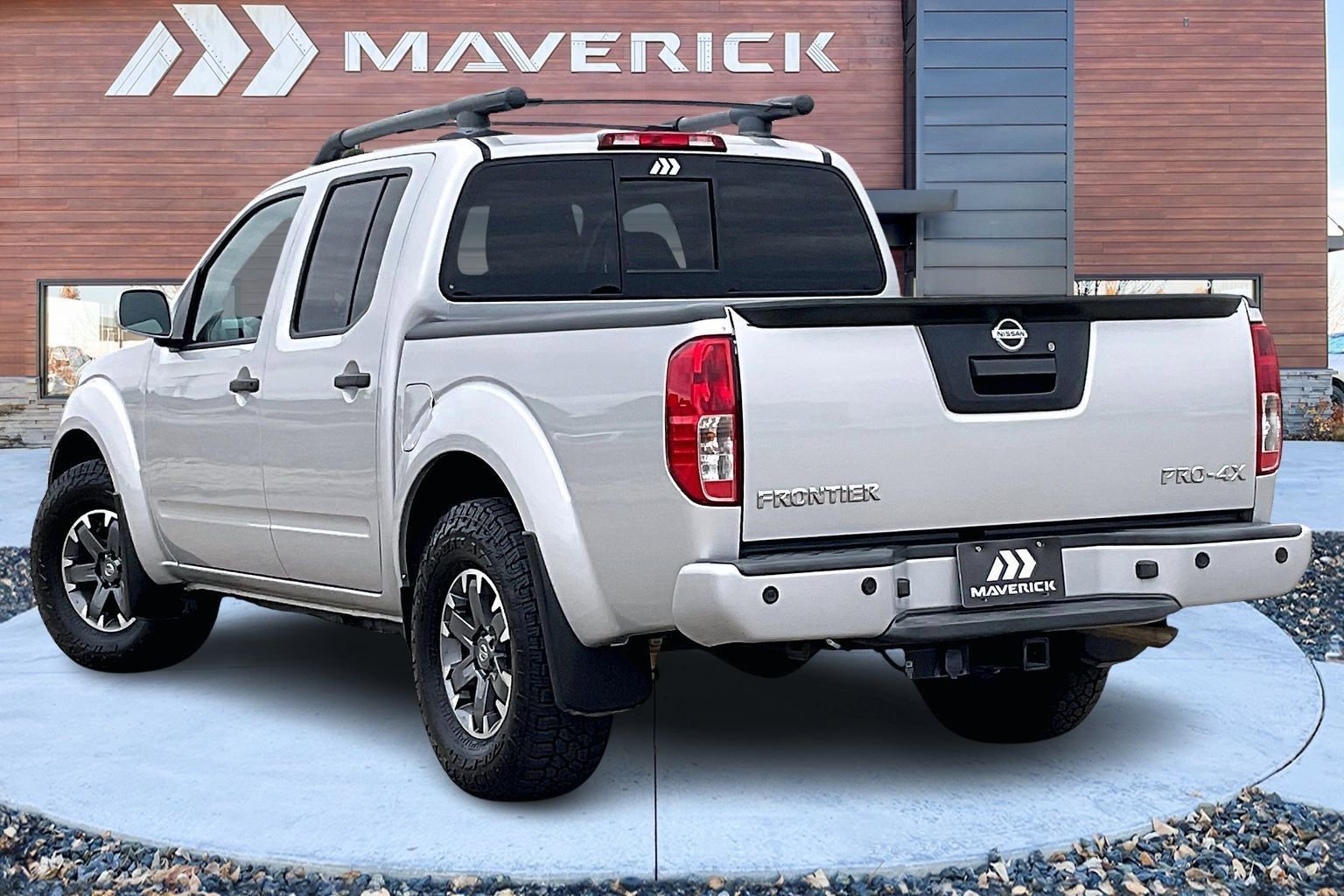 Used 2020 Nissan Frontier PRO-4X w/ Pro-4x Utility Package image 4