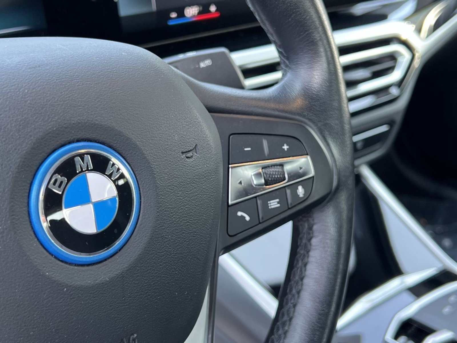 Used 2023 BMW i4 eDrive40 w/ Premium Package RWD image 29