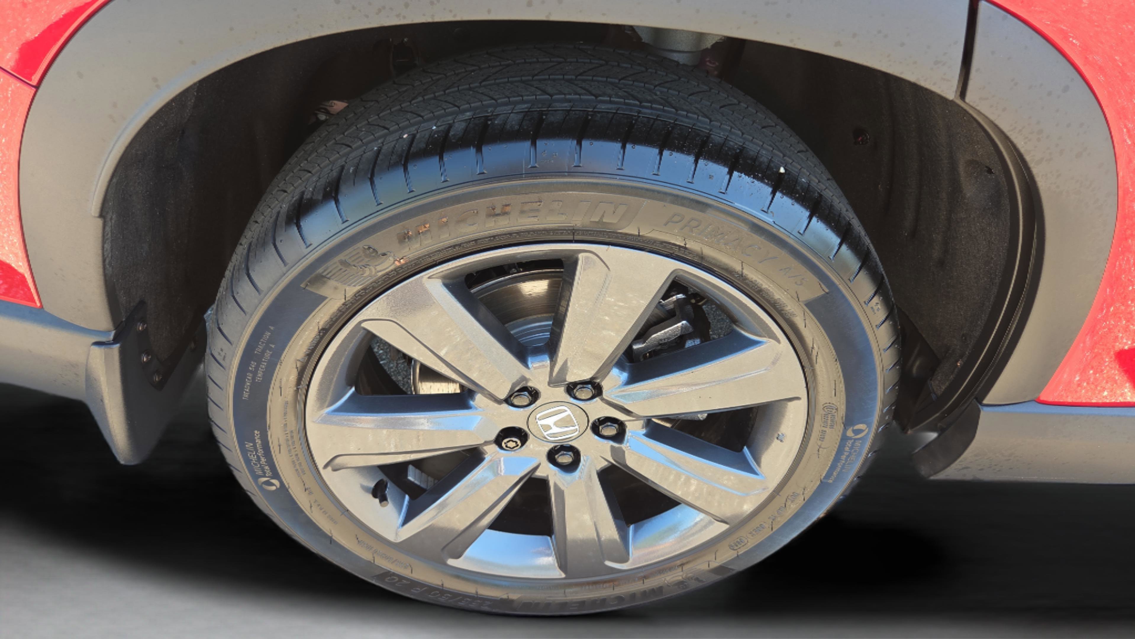 Used 2025 Honda Pilot Sport image 17