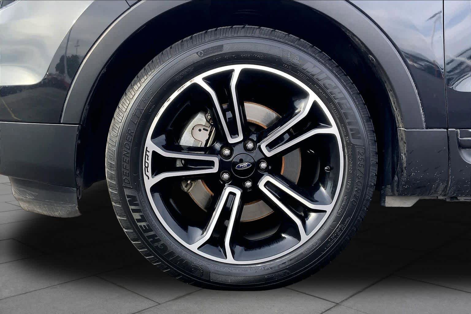 Used 2015 Ford Explorer Sport w/ Equipment Group 401A AWD/4WD image 11