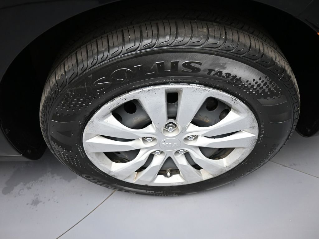 Certified 2021 Kia Soul LX FWD image 13