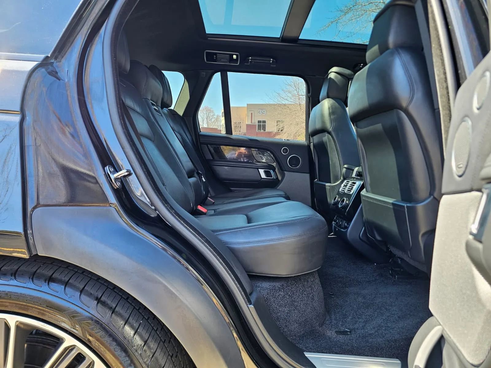 Used 2021 Land Rover Range Rover Westminster Edition image 13