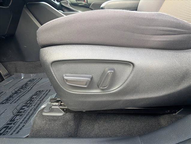 Used 2023 Toyota Highlander LE image 28